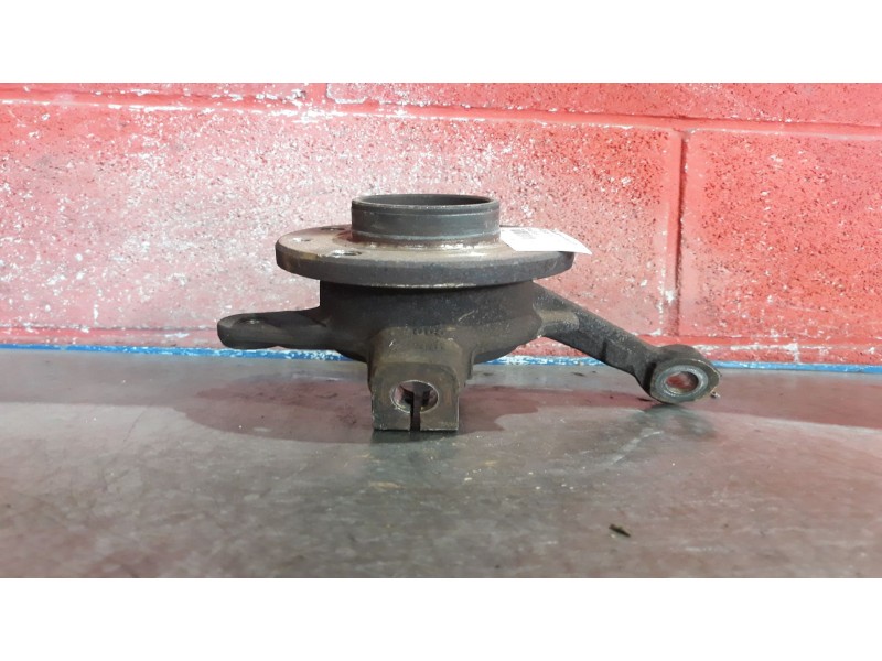 Recambio de mangueta delantera izquierda para renault 19 (b/c/l53)  | 0.92 - 0.96  | 0.92 - 0.96 referencia OEM IAM   