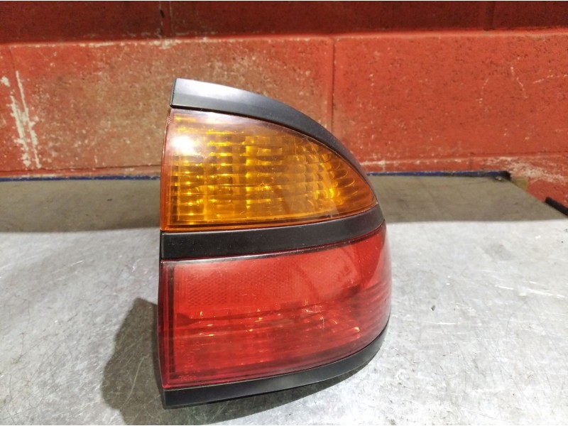 Recambio de piloto trasero derecho para renault laguna (b56) 1.6 | 0.98 - ... 1.6 | 0.98 - ... referencia OEM IAM   