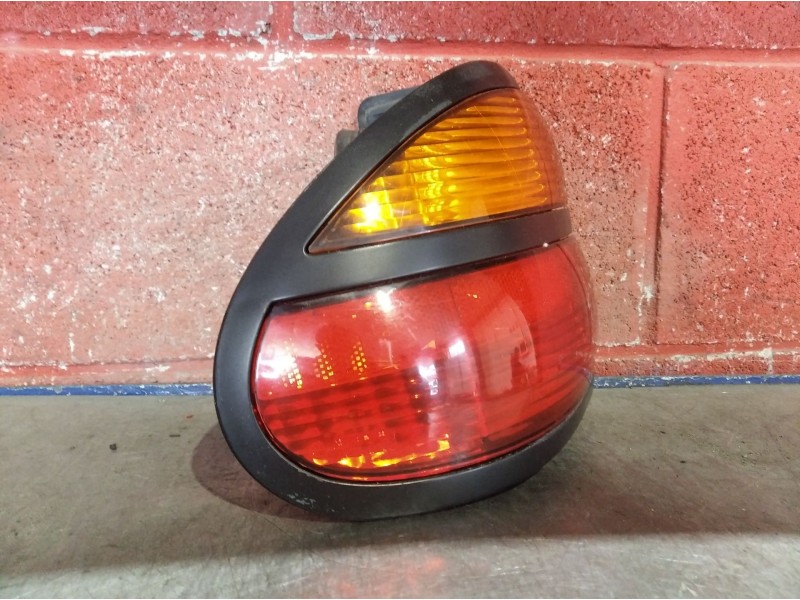 Recambio de piloto trasero izquierdo para renault laguna (b56) 1.6 | 0.98 - ... 1.6 | 0.98 - ... referencia OEM IAM   