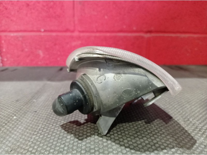 Recambio de piloto delantero izquierdo para peugeot 405 berlina referencia OEM IAM    Recambio de piloto delantero izquierdo para peugeot 405 berlina referencia OEM IAM