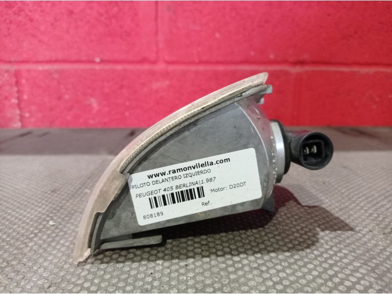 Recambio de piloto delantero izquierdo para peugeot 405 berlina referencia OEM IAM    Recambio de piloto delantero izquierdo para peugeot 405 berlina referencia OEM IAM