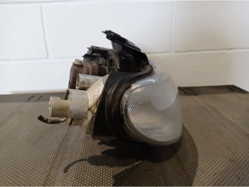 Recambio de faro derecho para citroen xsara coupe 1.9 td vts referencia OEM IAM   