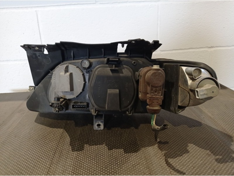 Recambio de faro derecho para citroen xsara coupe 1.9 td vts referencia OEM IAM   