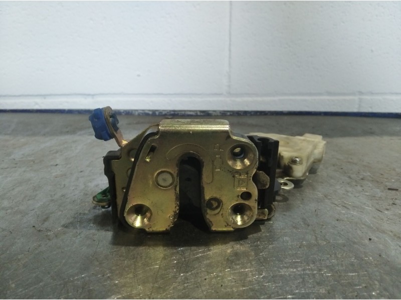 Recambio de cerradura puerta delantera derecha para nissan almera tino (v10m) básico | 0.00 - ... básico | 0.00 - ... referencia
