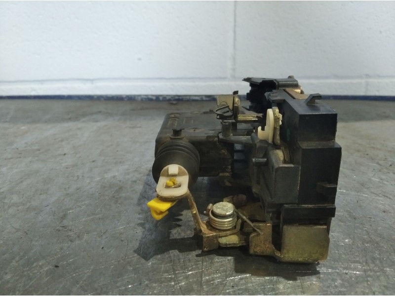 Recambio de cerradura puerta delantera derecha para renault kangoo (f/kc0) referencia OEM IAM   