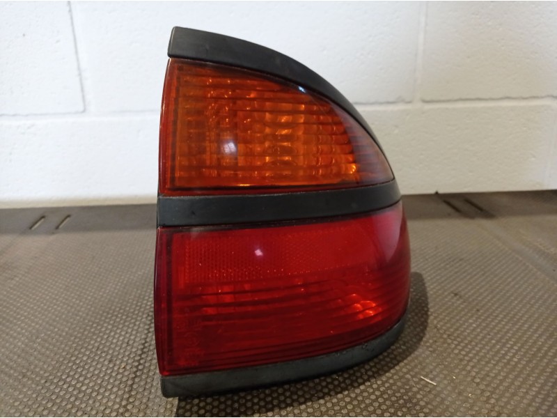 Recambio de piloto trasero derecho para renault laguna (b56) referencia OEM IAM   