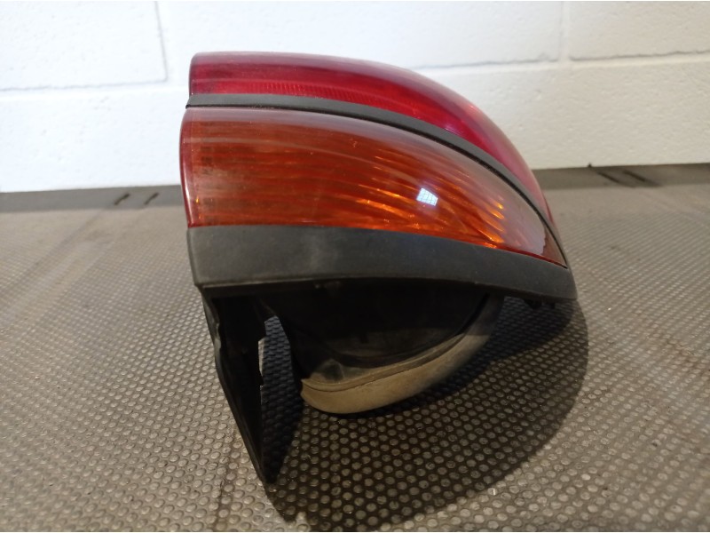 Recambio de piloto trasero izquierdo para renault laguna (b56) referencia OEM IAM   