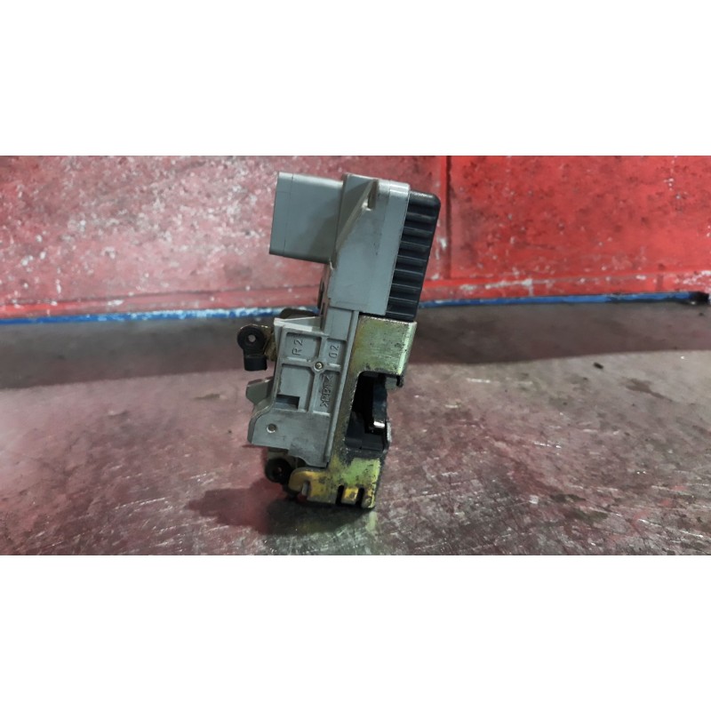 Recambio de cerradura puerta delantera derecha para peugeot 206 berlina 1.4 | 0.98 - ... 1.4 | 0.98 - ... referencia OEM IAM   