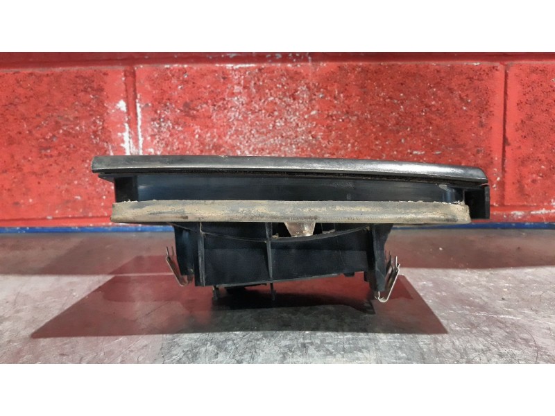 Recambio de piloto porton izquierdo para citroen xantia 1.6i sx referencia OEM IAM    Recambio de piloto porton izquierdo para citroen xantia 1.6i sx referencia OEM IAM