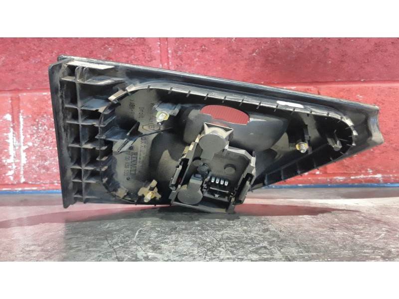 Recambio de piloto porton derecho para renault megane classic alize 1.6e referencia OEM IAM   