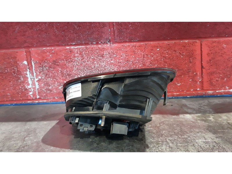 Recambio de piloto porton derecho para fiat stilo multi wagon (192) 1.9 jtd 115 | 0.03 - ... 1.9 jtd 115 | 0.03 - ... referencia