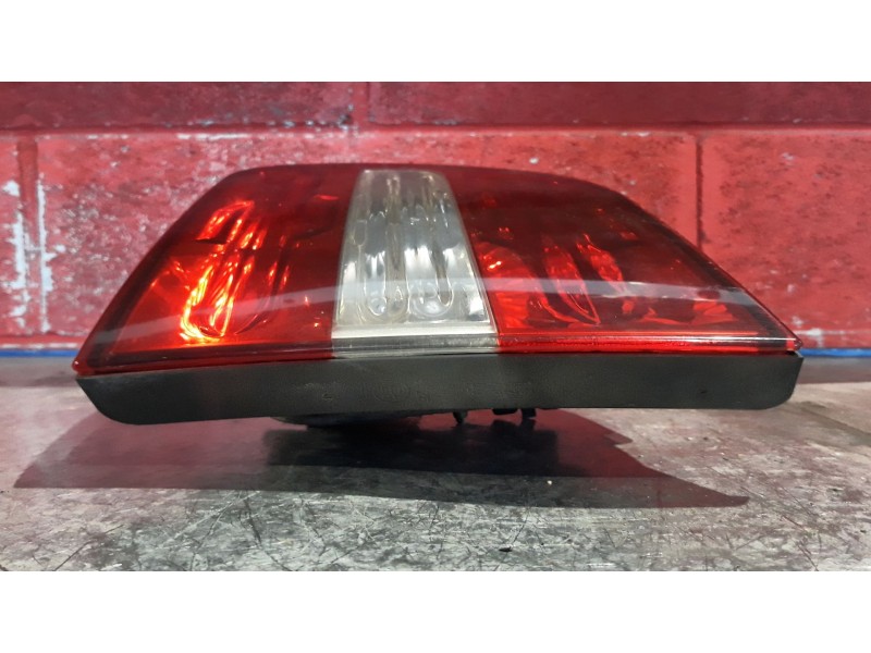 Recambio de piloto porton derecho para fiat stilo multi wagon (192) 1.9 jtd 115 | 0.03 - ... 1.9 jtd 115 | 0.03 - ... referencia