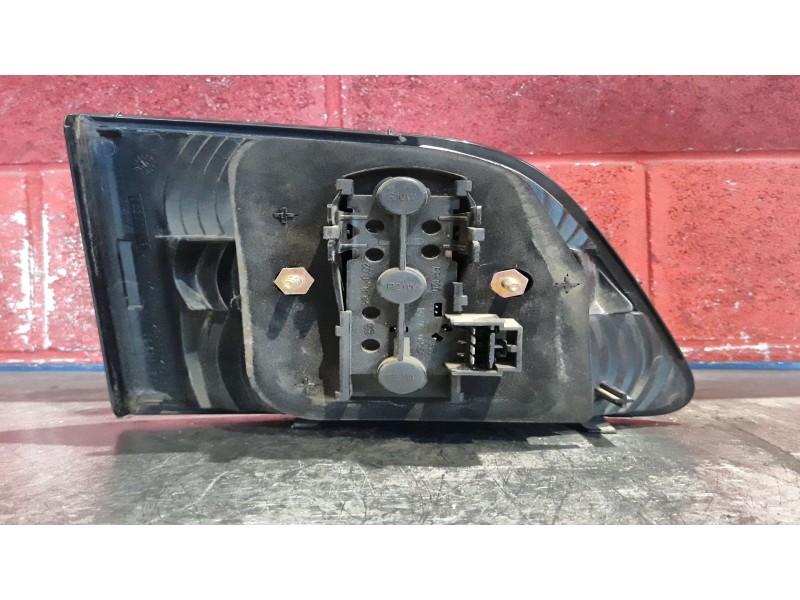 Recambio de piloto porton derecho para fiat stilo multi wagon (192) 1.9 jtd 115 | 0.03 - ... 1.9 jtd 115 | 0.03 - ... referencia