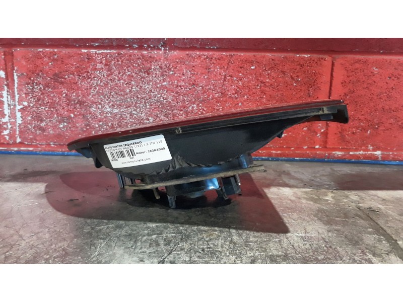 Recambio de piloto porton izquierdo para fiat stilo multi wagon (192) 1.9 jtd 115 | 0.03 - ... 1.9 jtd 115 | 0.03 - ... referenc