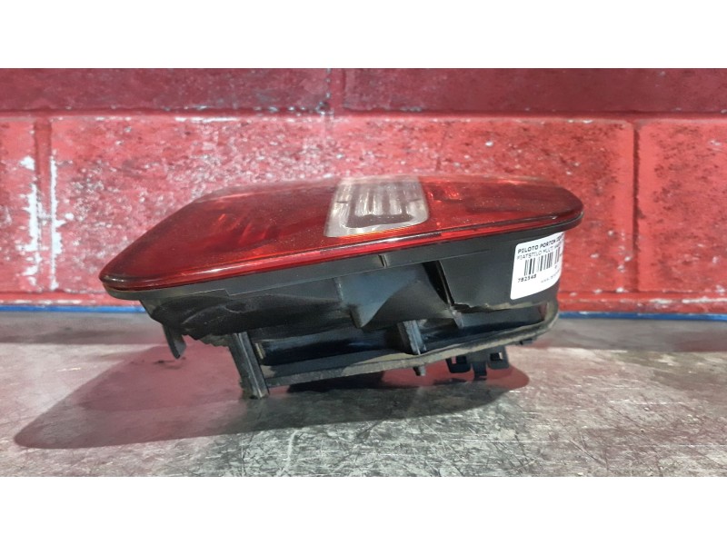 Recambio de piloto porton izquierdo para fiat stilo multi wagon (192) 1.9 jtd 115 | 0.03 - ... 1.9 jtd 115 | 0.03 - ... referenc