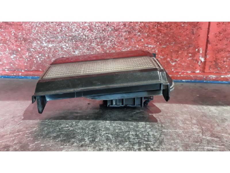 Recambio de piloto porton derecho para volkswagen passat referencia OEM IAM   