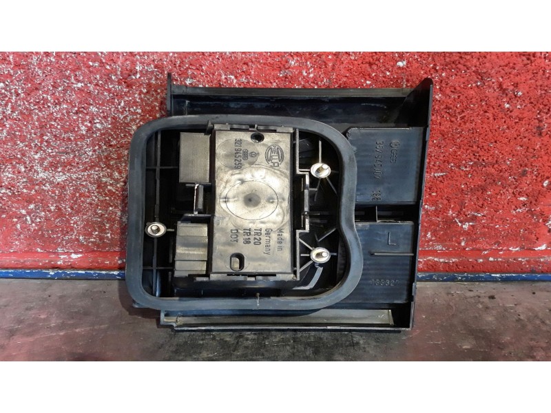 Recambio de piloto porton izquierdo para volkswagen passat referencia OEM IAM   