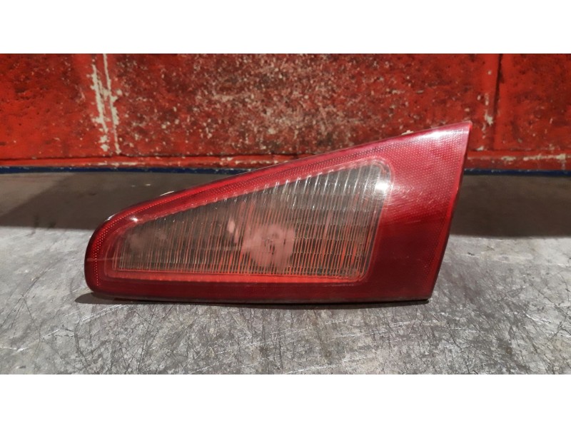 Recambio de piloto porton derecho para alfa romeo 147 (190) 1.9 jtd cat referencia OEM IAM    Recambio de piloto porton derecho para alfa romeo 147 (190) 1.9 jtd cat referencia OEM IAM