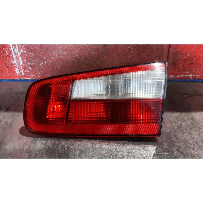 Recambio de piloto porton derecho para renault laguna ii (bg0) 1.6 | 0.01 - ... 1.6 | 0.01 - ... referencia OEM IAM   