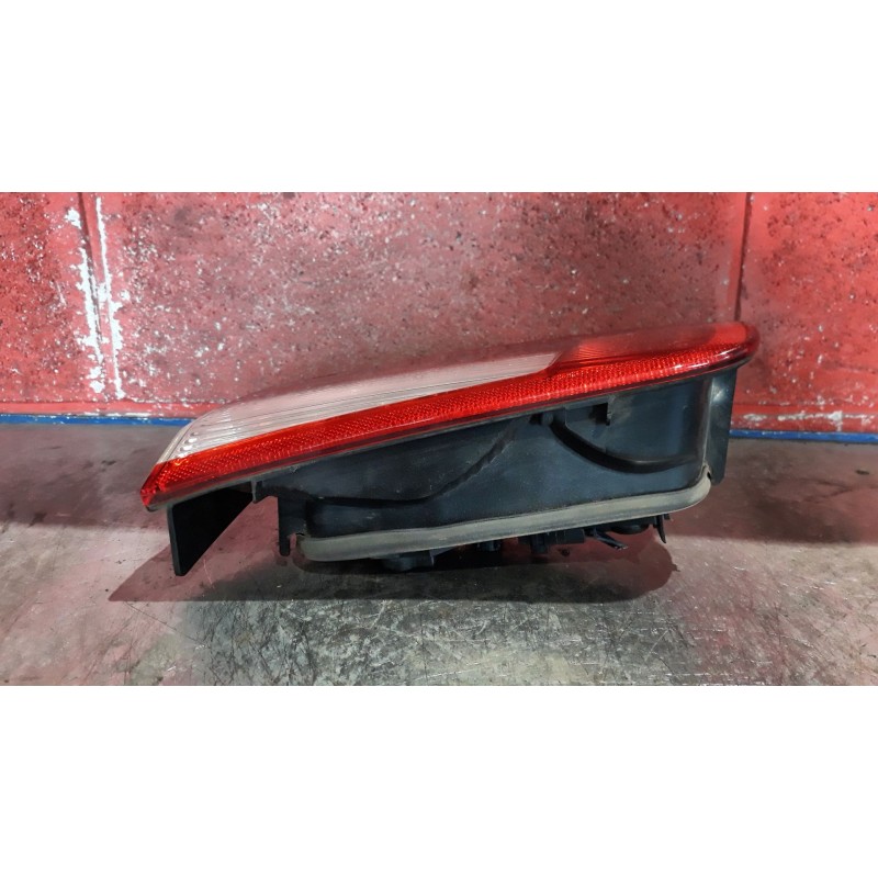 Recambio de piloto porton derecho para renault laguna ii (bg0) 1.6 | 0.01 - ... 1.6 | 0.01 - ... referencia OEM IAM   