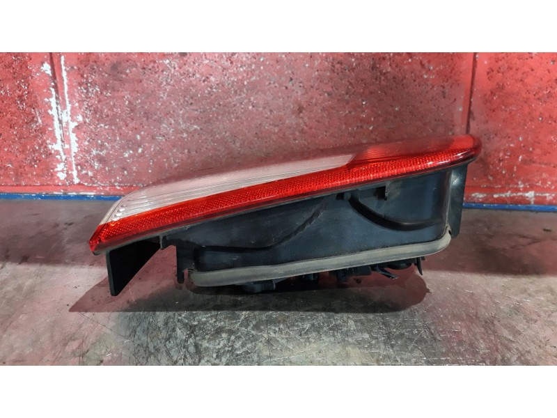 Recambio de piloto porton derecho para renault laguna ii (bg0) 1.6 | 0.01 - ... 1.6 | 0.01 - ... referencia OEM IAM   