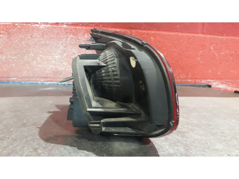 Recambio de piloto porton derecho para volkswagen golf vi (5k1)  | 0.08 - ...  | 0.08 - ... referencia OEM IAM   