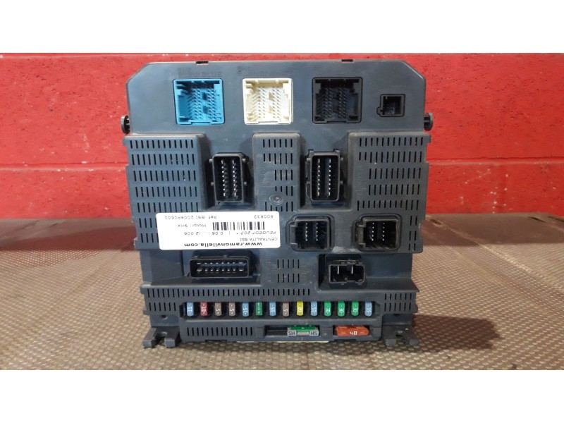 Recambio de centralita bsi para peugeot 207  | 0.06 - ...  | 0.06 - ... referencia OEM IAM BSI2004P0600  