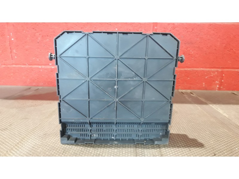 Recambio de centralita bsi para peugeot 207  | 0.06 - ...  | 0.06 - ... referencia OEM IAM BSI2004P0600  