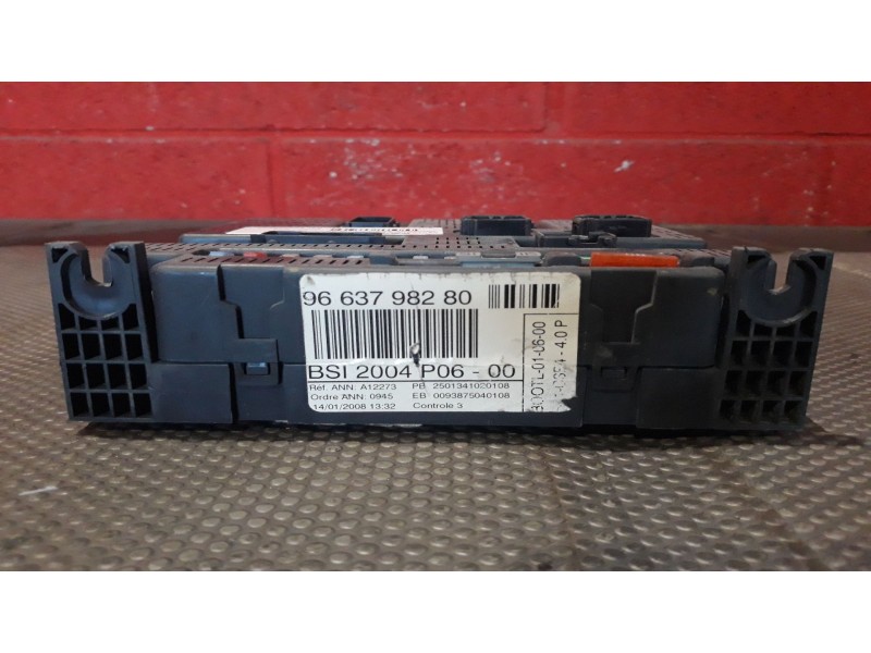 Recambio de centralita bsi para peugeot 207  | 0.06 - ...  | 0.06 - ... referencia OEM IAM BSI2004P0600  