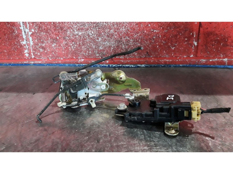 Recambio de cerra. puer. delantero izquierda para mitsubishi santamo (hyundai) santamo confort | 11.98 - 12.01 santamo confort |