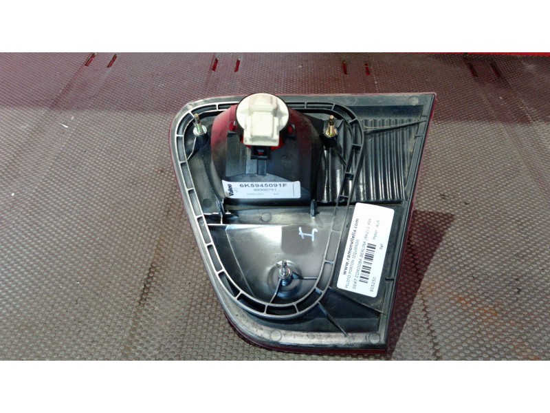 Recambio de piloto porton izquierdo para seat cordoba berlina (6k2) signo referencia OEM IAM   