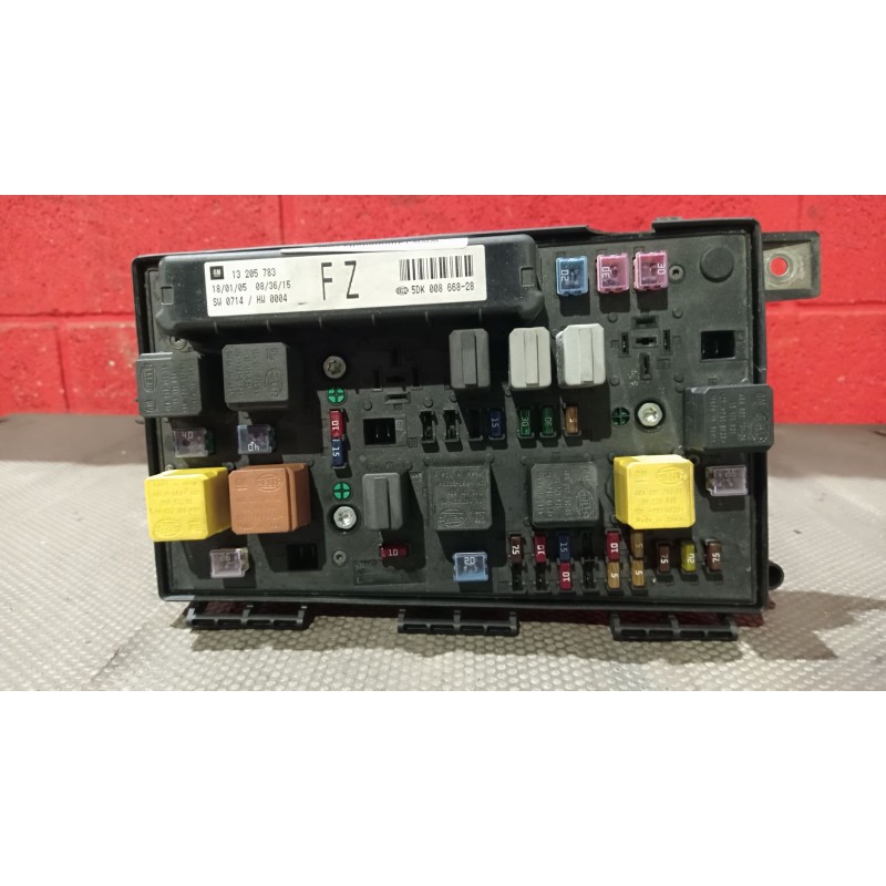 Recambio de caja reles fusibles para opel astra h berlina cosmo | 01.04 - 12.07 cosmo | 01.04 - 12.07 referencia OEM IAM 1320578