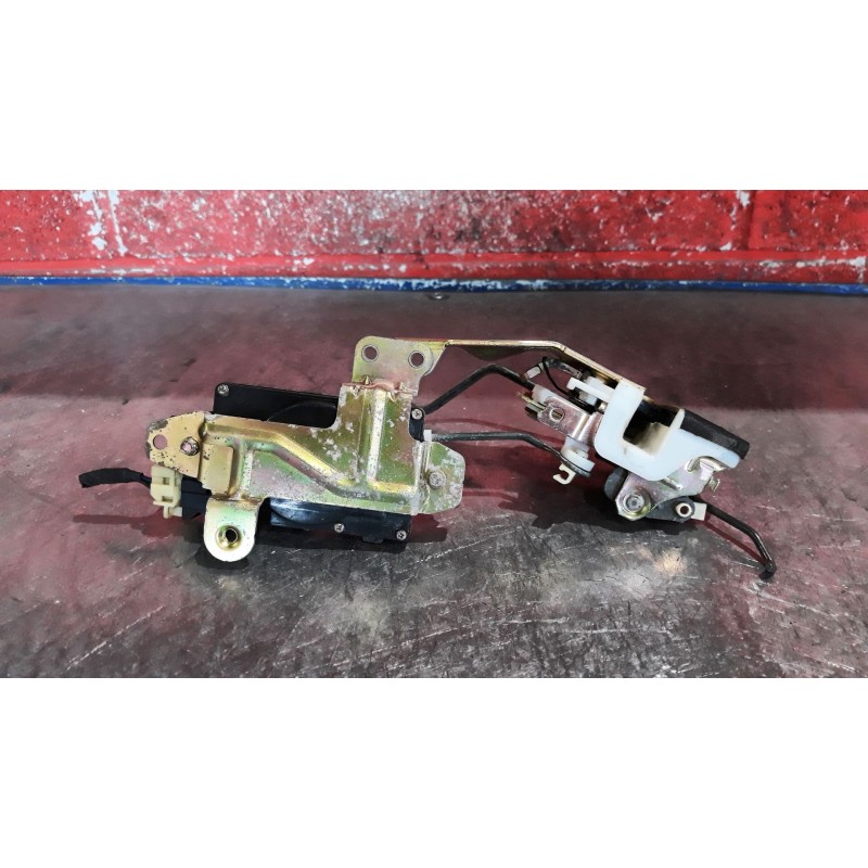 Recambio de cerra. puer. delantero izquierda para mitsubishi santamo (hyundai) santamo confort | 11.98 - 12.01 santamo confort |