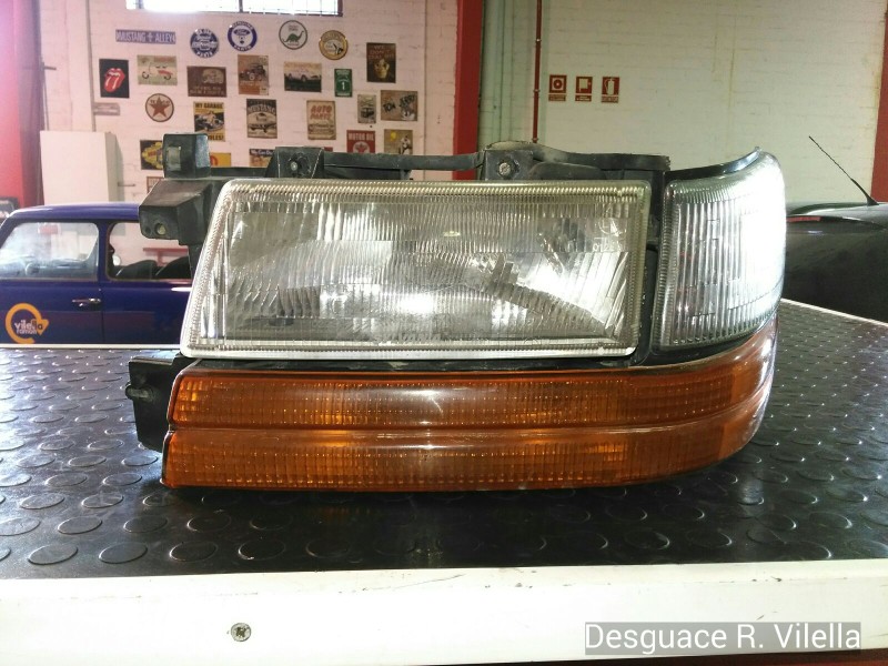 Recambio de faro izquierdo para chrysler voyager (gs) 2.5 td | 10.95 - ... 2.5 td | 10.95 - ... referencia OEM IAM 05014535AA  