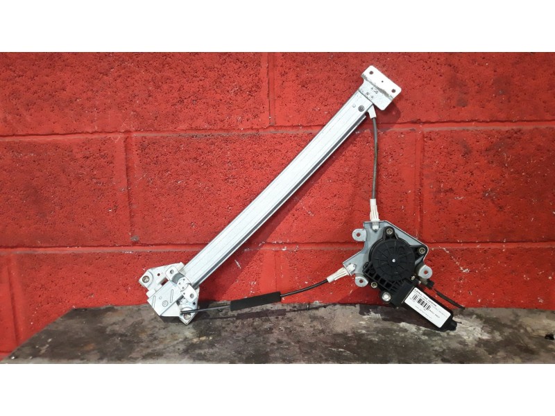 Recambio de elevalu. tras. derecho para mitsubishi santamo (hyundai) santamo confort | 11.98 - 12.01 santamo confort | 11.98 - 1