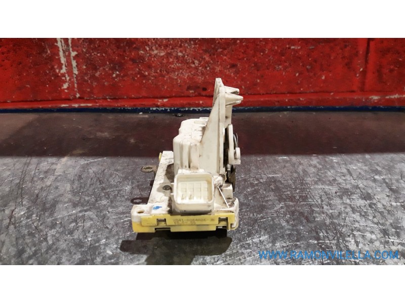 Recambio de cerra. puer. tras. derecha para ford focus 1.6 trend referencia OEM IAM   