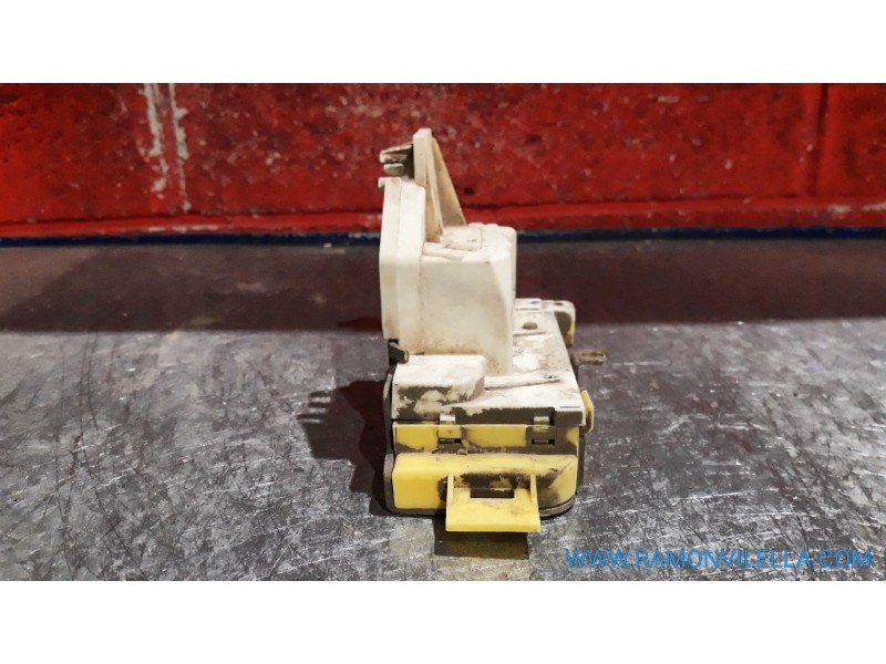 Recambio de cerra. puer. tras. derecha para ford focus 1.6 trend referencia OEM IAM   