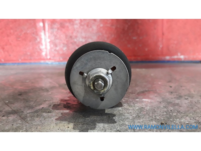 Recambio de amorti. trasero para bmw serie 1 118d auto referencia OEM IAM    Recambio de amorti. trasero para bmw serie 1 118d auto referencia OEM IAM