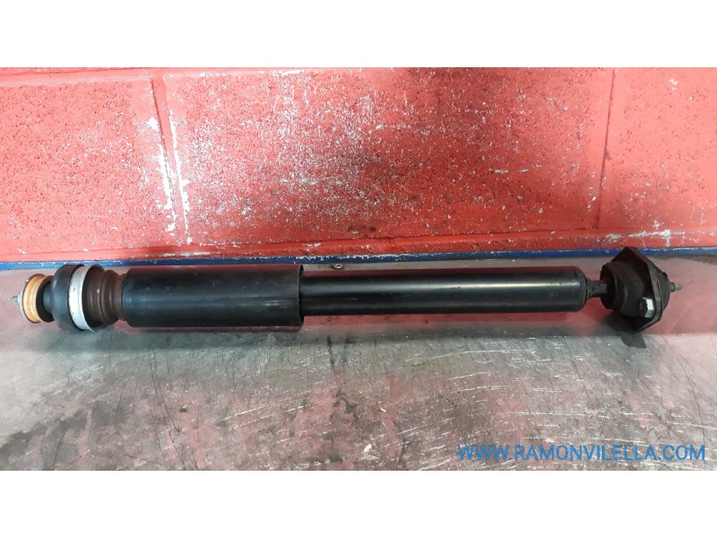Recambio de amorti. trasero para bmw serie 1 118d auto referencia OEM IAM    Recambio de amorti. trasero para bmw serie 1 118d auto referencia OEM IAM