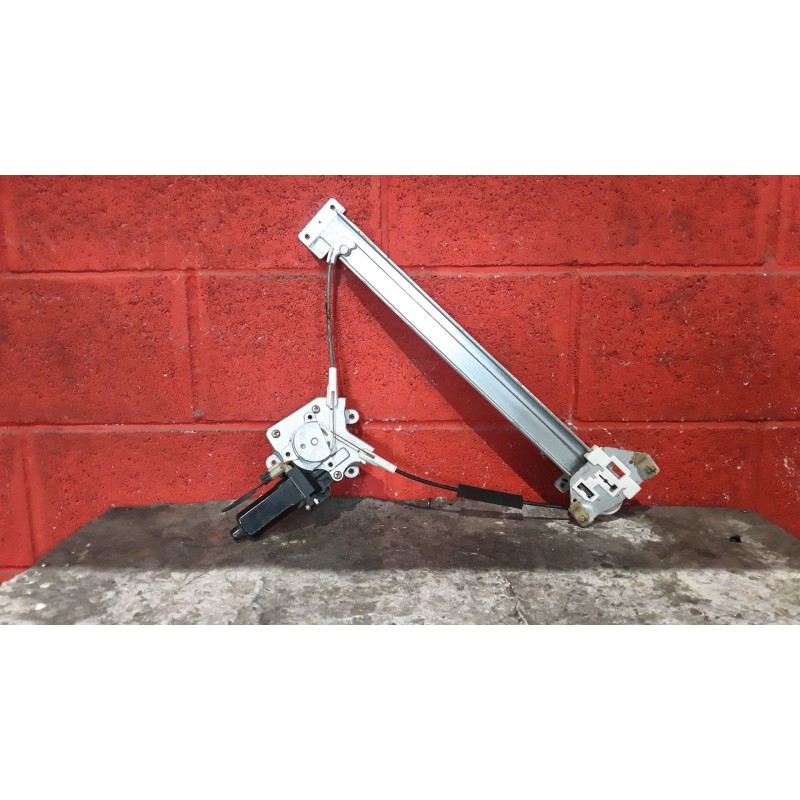 Recambio de elevalu. tras. derecho para mitsubishi santamo (hyundai) santamo confort | 11.98 - 12.01 santamo confort | 11.98 - 1