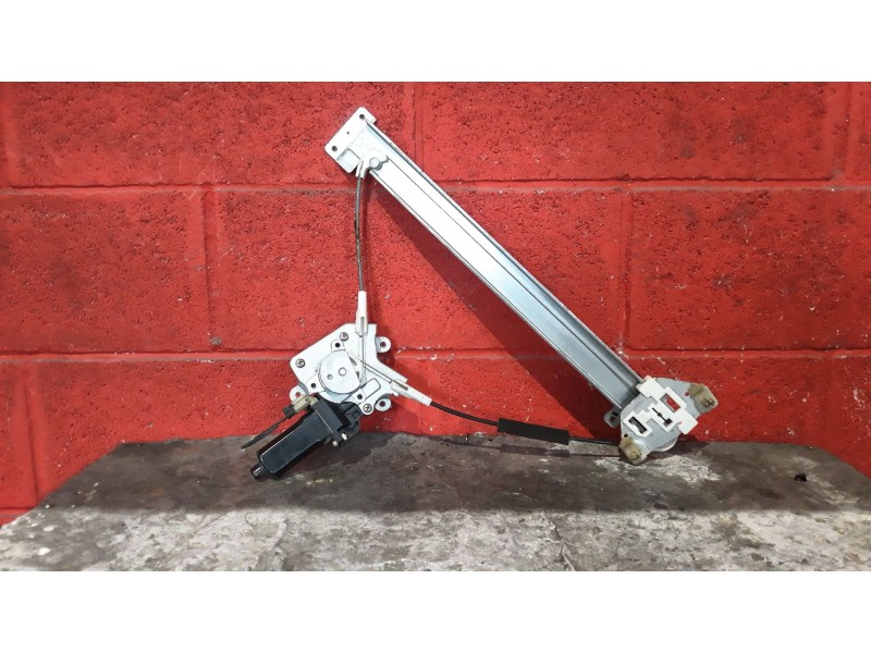 Recambio de elevalu. tras. derecho para mitsubishi santamo (hyundai) santamo confort | 11.98 - 12.01 santamo confort | 11.98 - 1