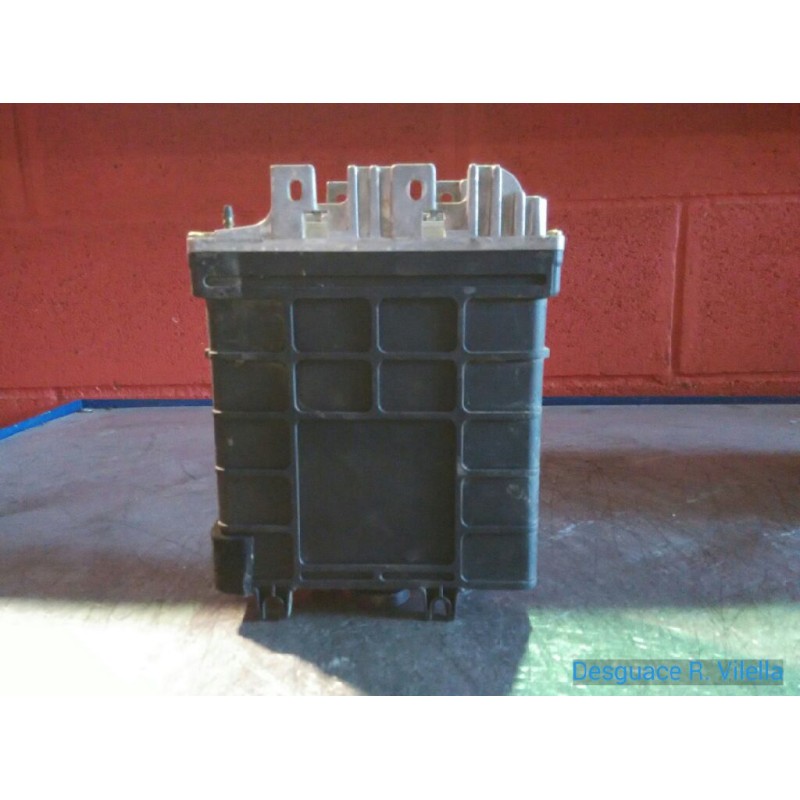 Recambio de centralita motor uce para volkswagen passat berlina (3a2) cl | 09.93 - 12.96 cl | 09.93 - 12.96 referencia OEM IAM 0