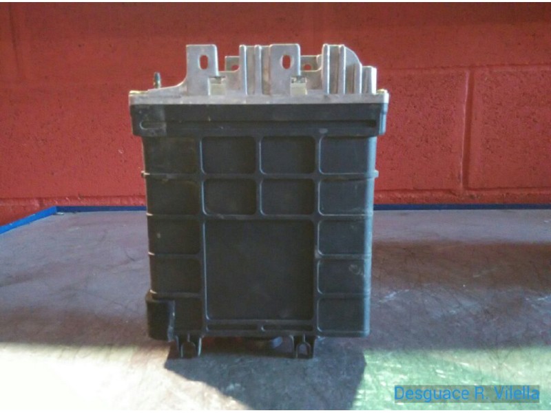 Recambio de centralita motor uce para volkswagen passat berlina (3a2) cl | 09.93 - 12.96 cl | 09.93 - 12.96 referencia OEM IAM 0