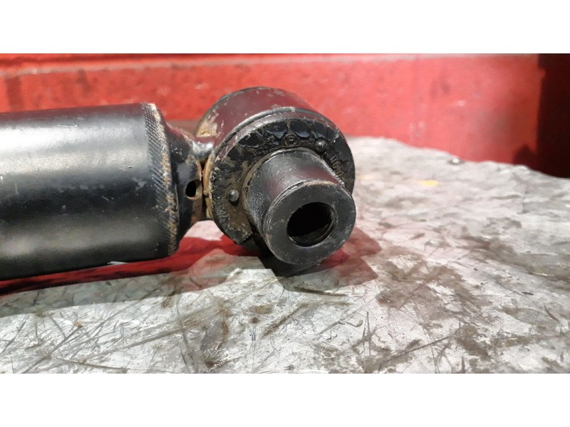 Recambio de amorti. trasero para renault megane alize 1.9d referencia OEM IAM    Recambio de amorti. trasero para renault megane alize 1.9d referencia OEM IAM