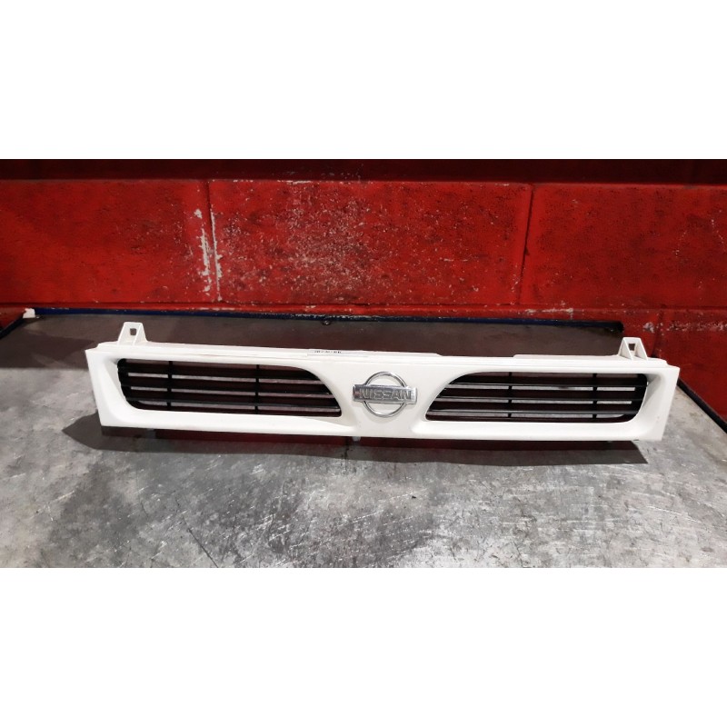 Recambio de rejilla delantera para nissan sunny sunny 1.6-16v slx a.a. referencia OEM IAM   