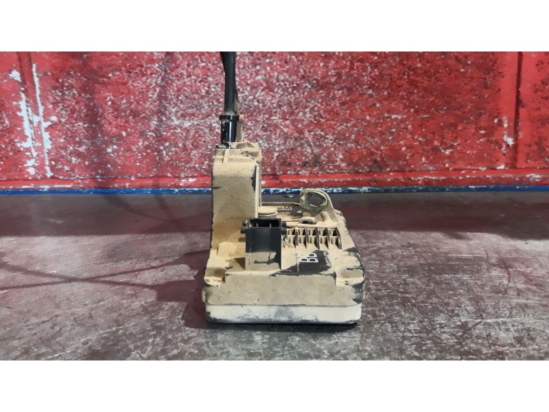 Recambio de cerra. puer. tras. derecha para opel astra 2.0 dti 16v comfort referencia OEM IAM    Recambio de cerra. puer. tras. derecha para opel astra 2.0 dti 16v comfort referencia OEM IAM