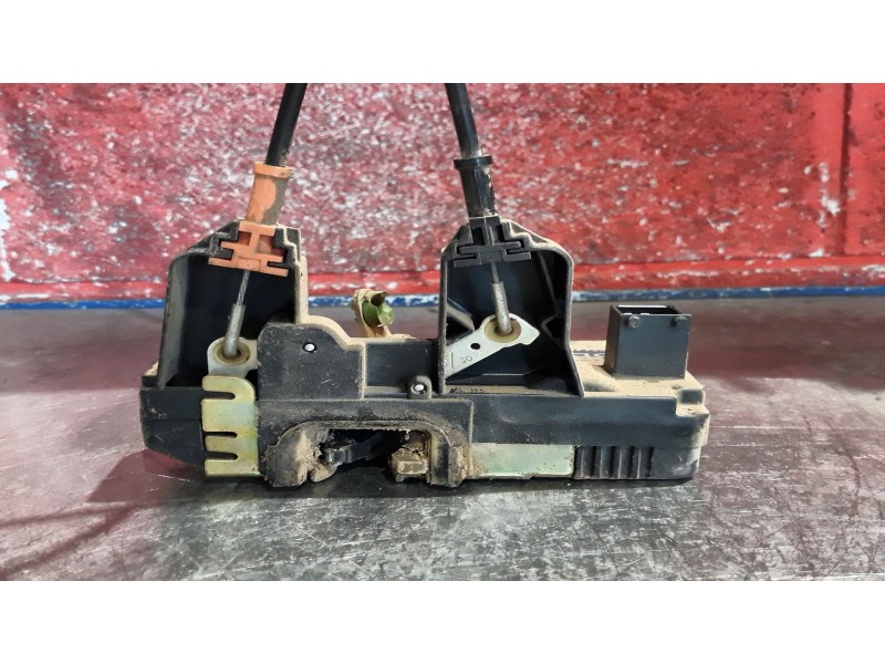 Recambio de cerra. puer. tras. derecha para opel astra 2.0 dti 16v comfort referencia OEM IAM    Recambio de cerra. puer. tras. derecha para opel astra 2.0 dti 16v comfort referencia OEM IAM