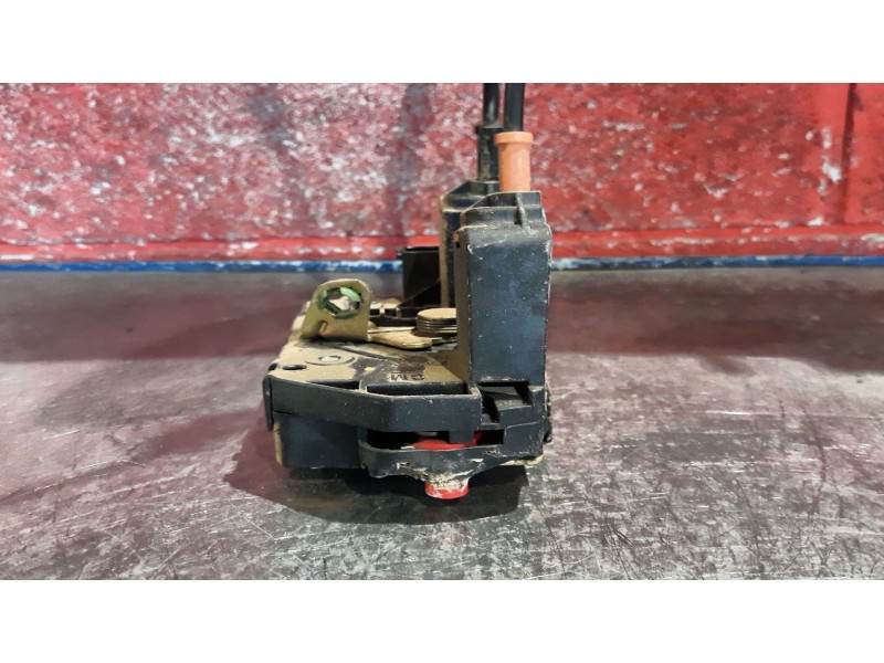 Recambio de cerra. puer. tras. derecha para opel astra 2.0 dti 16v comfort referencia OEM IAM    Recambio de cerra. puer. tras. derecha para opel astra 2.0 dti 16v comfort referencia OEM IAM