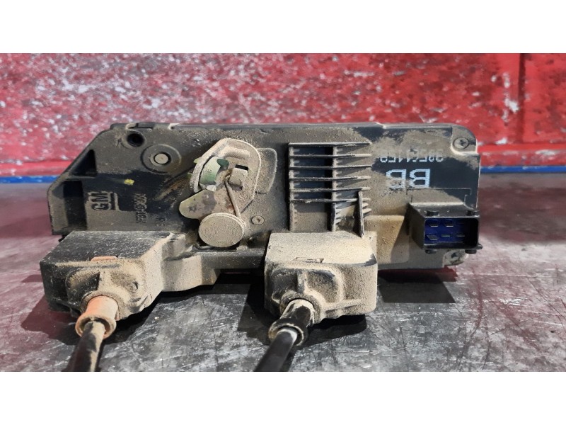 Recambio de cerra. puer. tras. derecha para opel astra 2.0 dti 16v comfort referencia OEM IAM    Recambio de cerra. puer. tras. derecha para opel astra 2.0 dti 16v comfort referencia OEM IAM