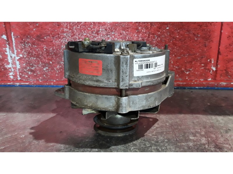 Recambio de alternador para volkswagen passat referencia OEM IAM 120469727729 026903015B 
